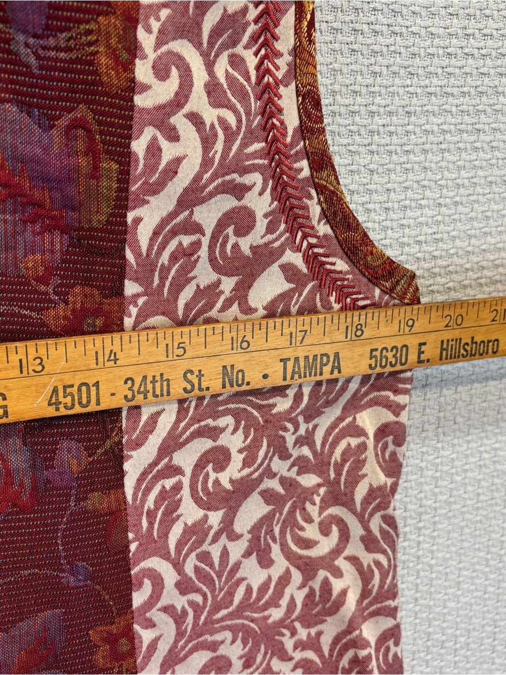 Patchwork Vest Burgundy Gold Hook Closure Sz Med Coldwater Creek Boho Artisan - Picture 9 of 10
